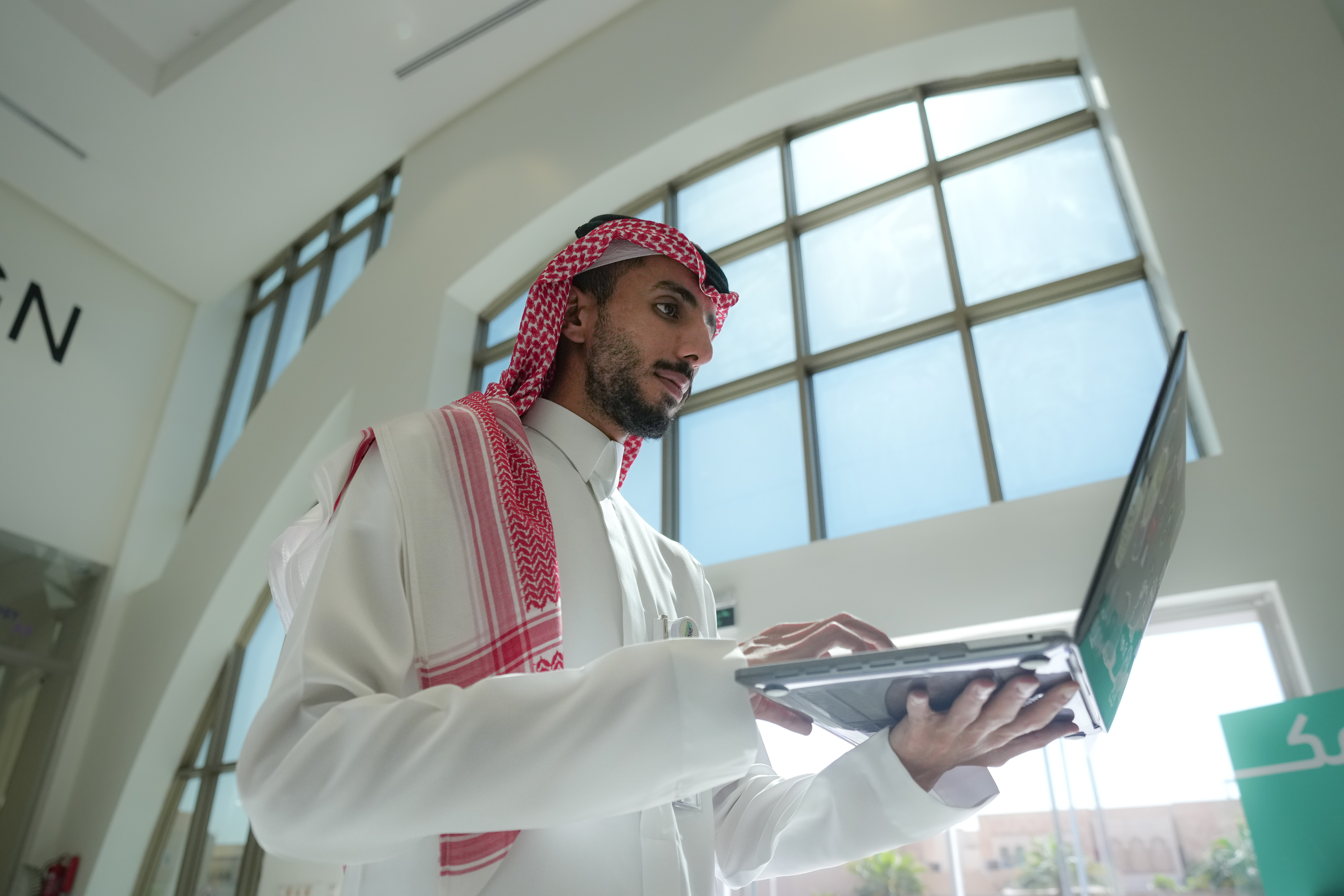 الدليل الإرشادي لتهيئة القياديين في القطاع الحكومي hrsd_GO_N_2_2024
